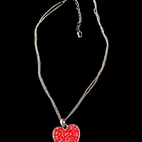 Red faceted crystal pave Japanned Heart necklace - Picture 5 of 5